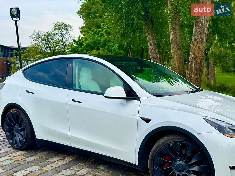 Tesla Model Y 2022