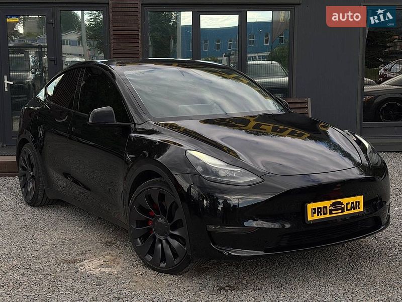 Tesla Model Y 2024