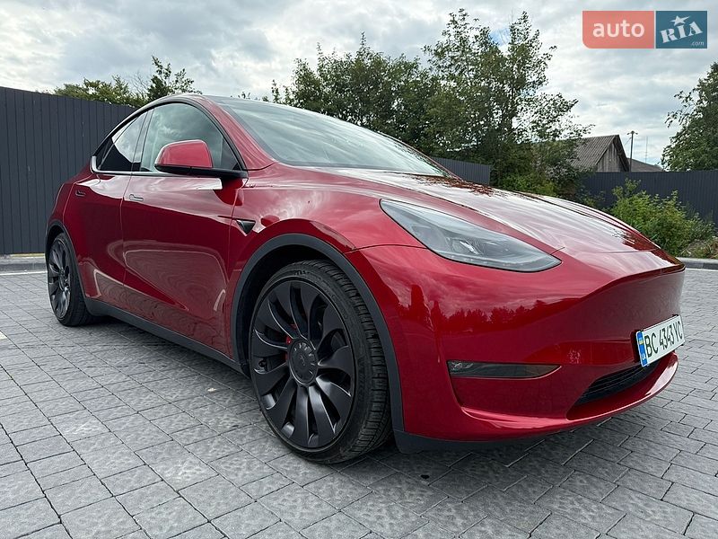 Tesla Model Y 2024