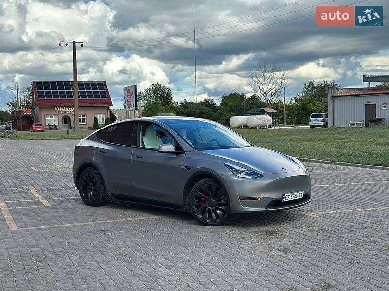 Tesla Model Y 2023