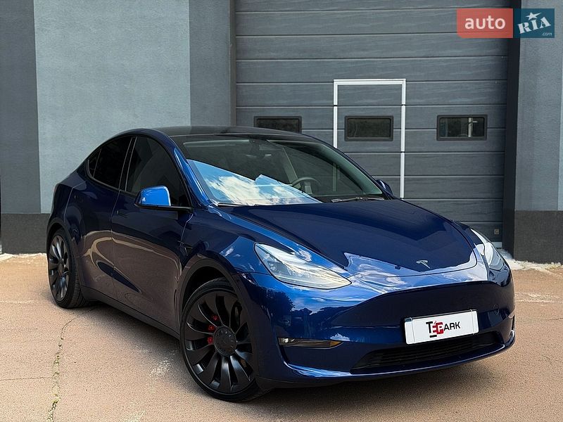 Tesla Model Y 2024