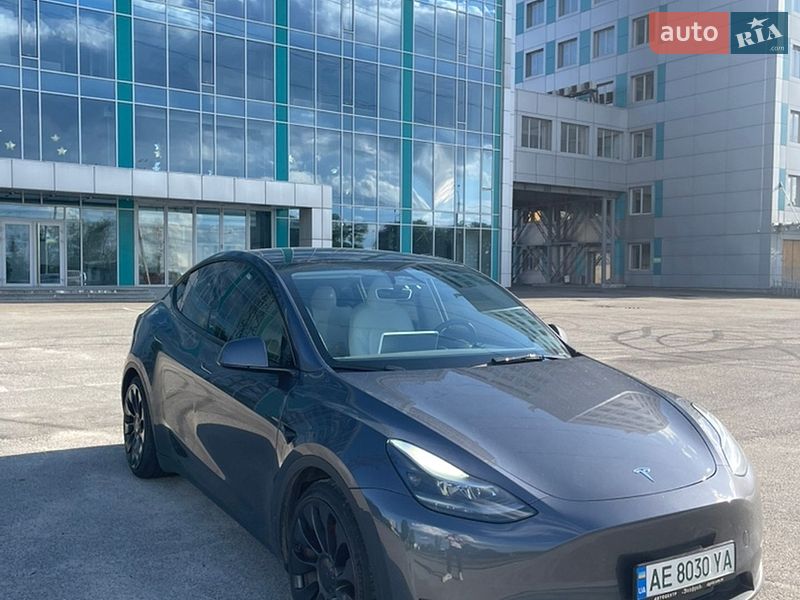 Tesla Model Y 2023