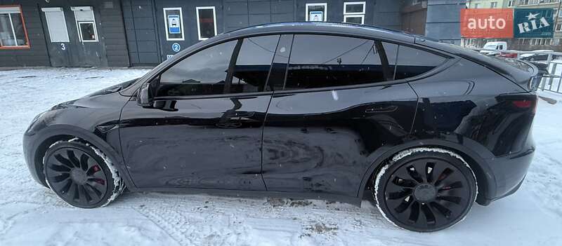Tesla Model Y 2023