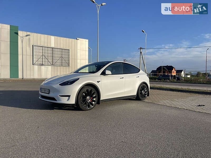 Tesla Model Y 2023