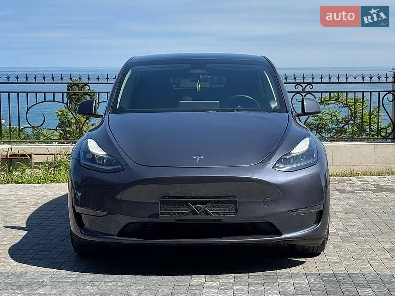 Tesla Model Y 2023