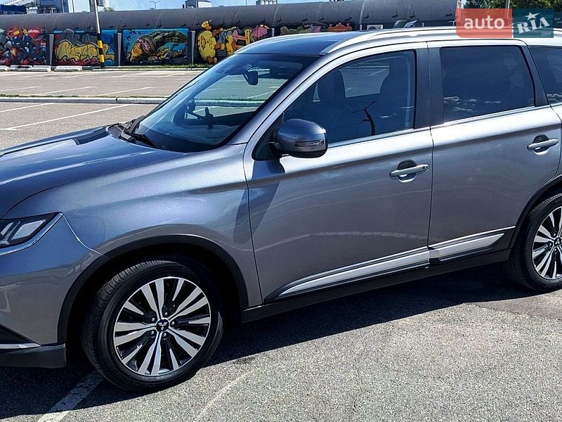 Mitsubishi Outlander 2020