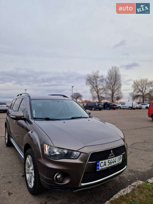 Mitsubishi Outlander 2010