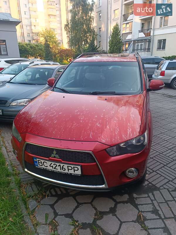 Mitsubishi Outlander 2011