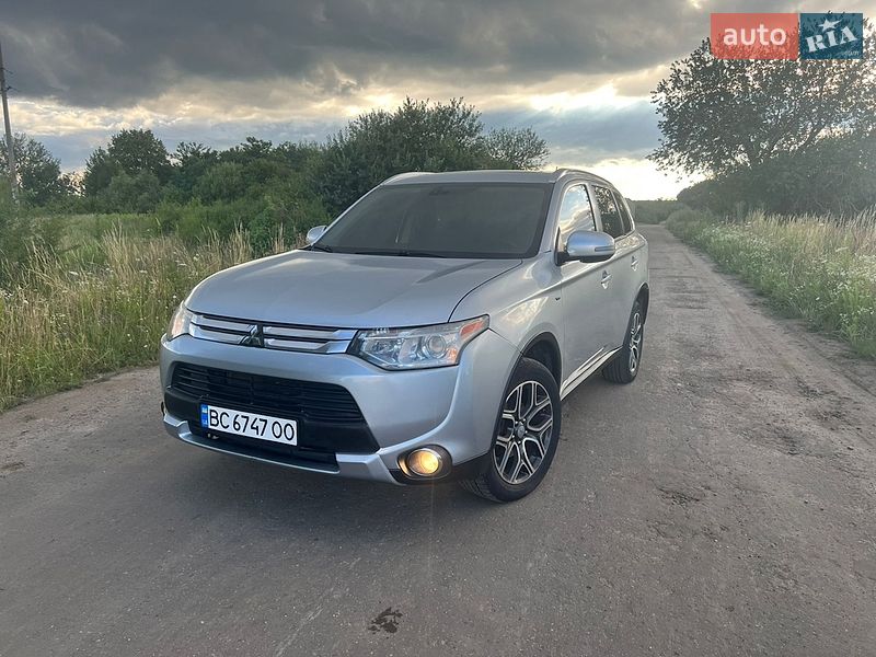 Mitsubishi Outlander 2014