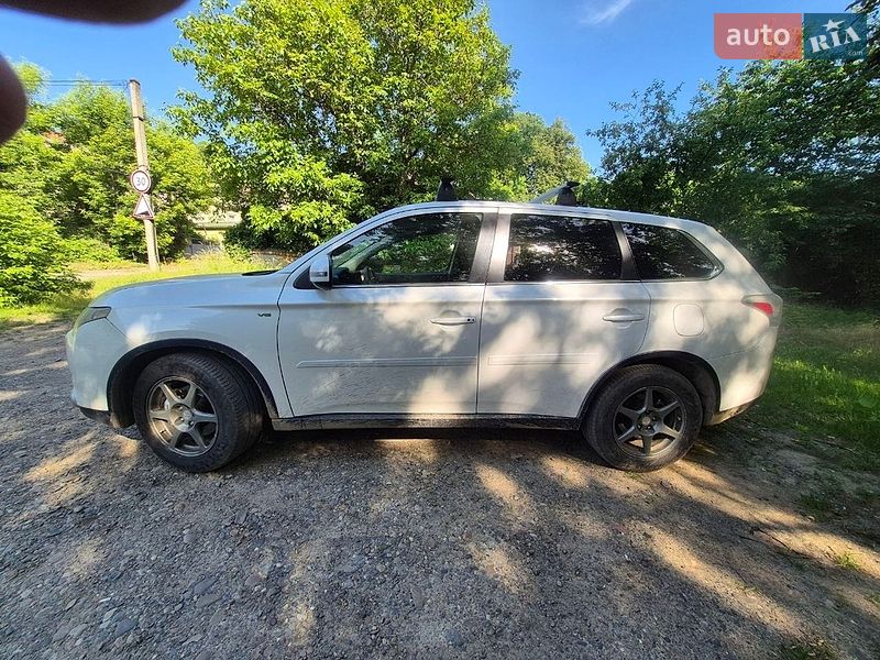 Mitsubishi Outlander 2014