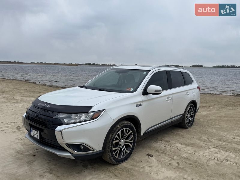 Mitsubishi Outlander 2016