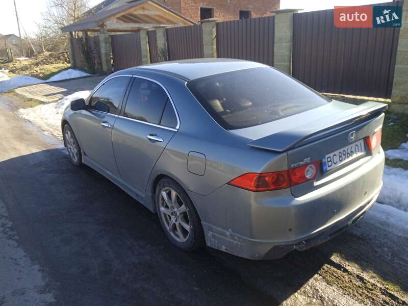 Honda Accord 2003