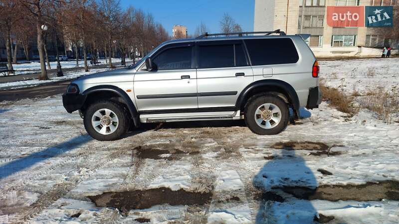 Mitsubishi Pajero Sport 2001