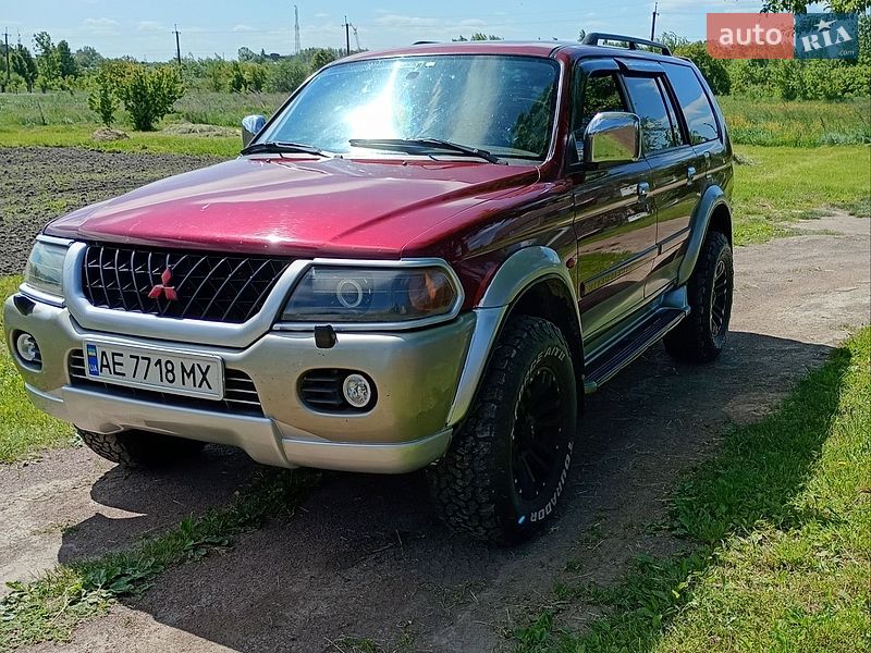 Mitsubishi Pajero Sport 2000
