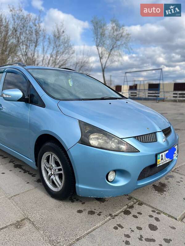 Mitsubishi Grandis 2004