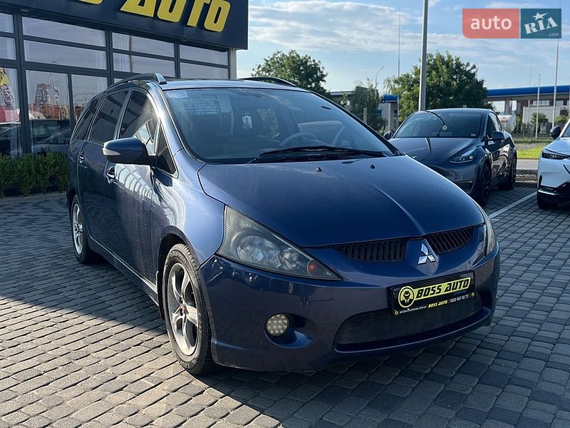 Mitsubishi Grandis 2005