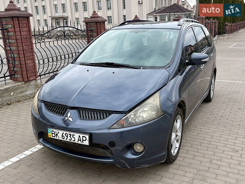 Mitsubishi Grandis 2006