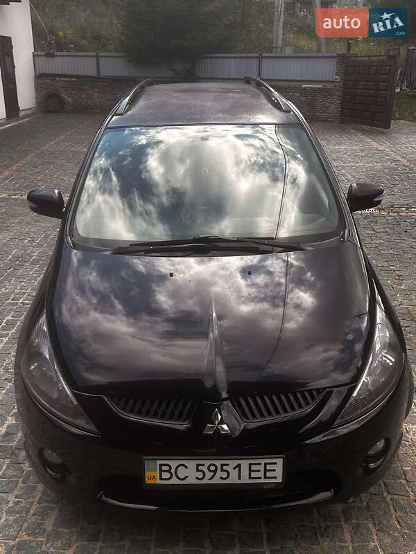 Mitsubishi Grandis 2007