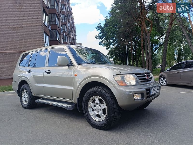 Mitsubishi Pajero 2002