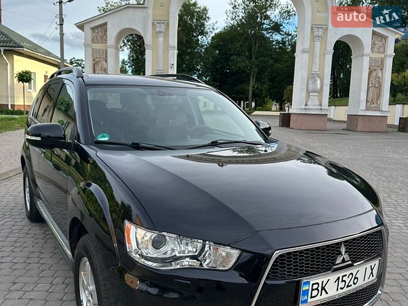 Mitsubishi Outlander 2011
