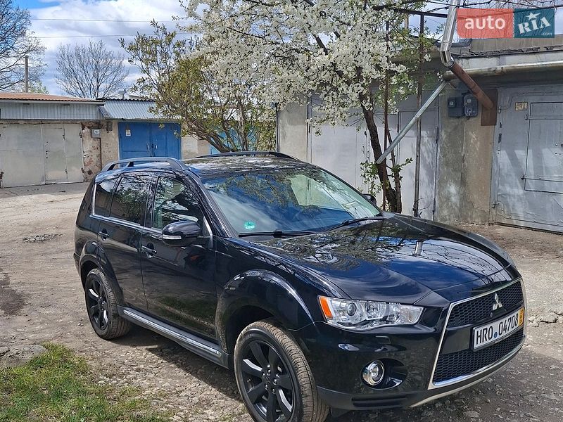 Mitsubishi Outlander XL 2012