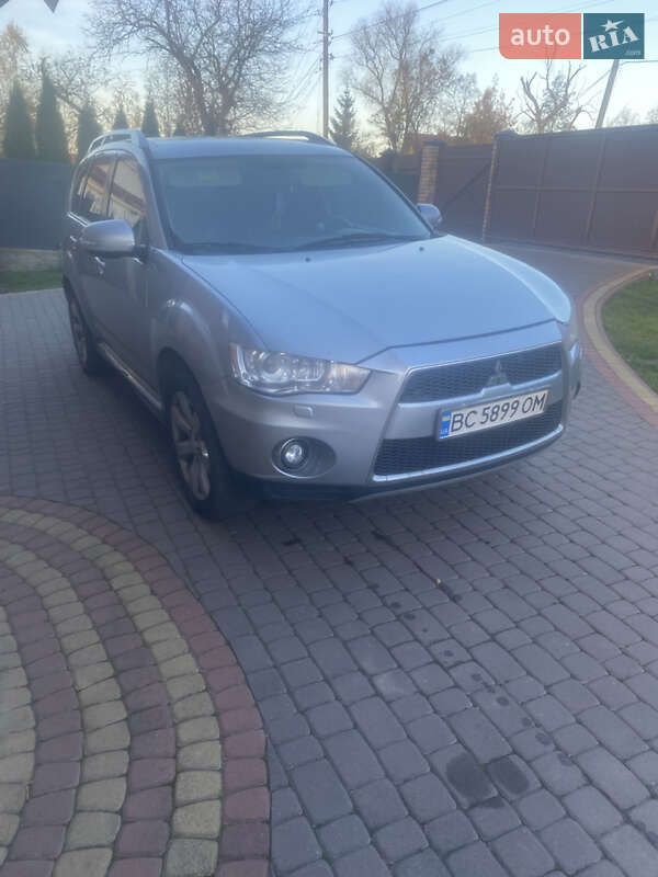 Mitsubishi Outlander 2010