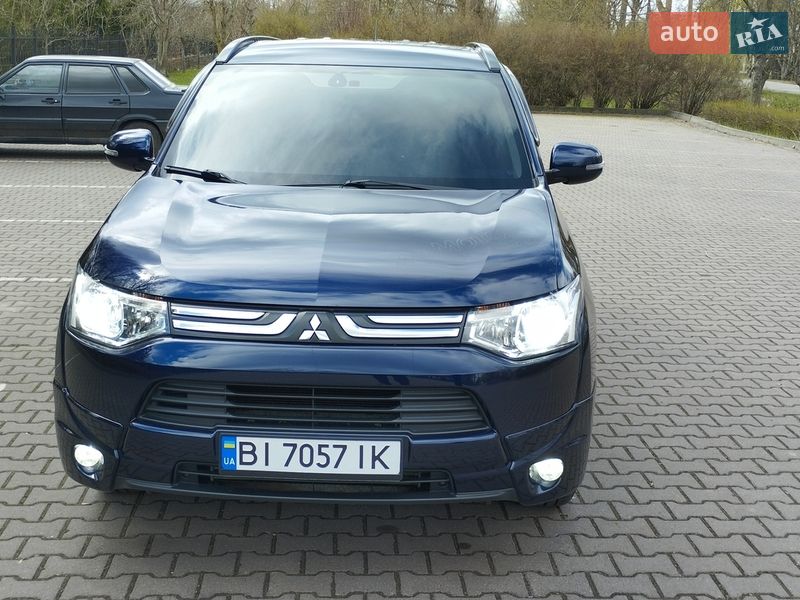 Mitsubishi Outlander 2012