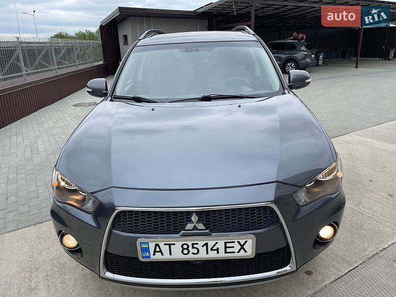 Mitsubishi Outlander 2012