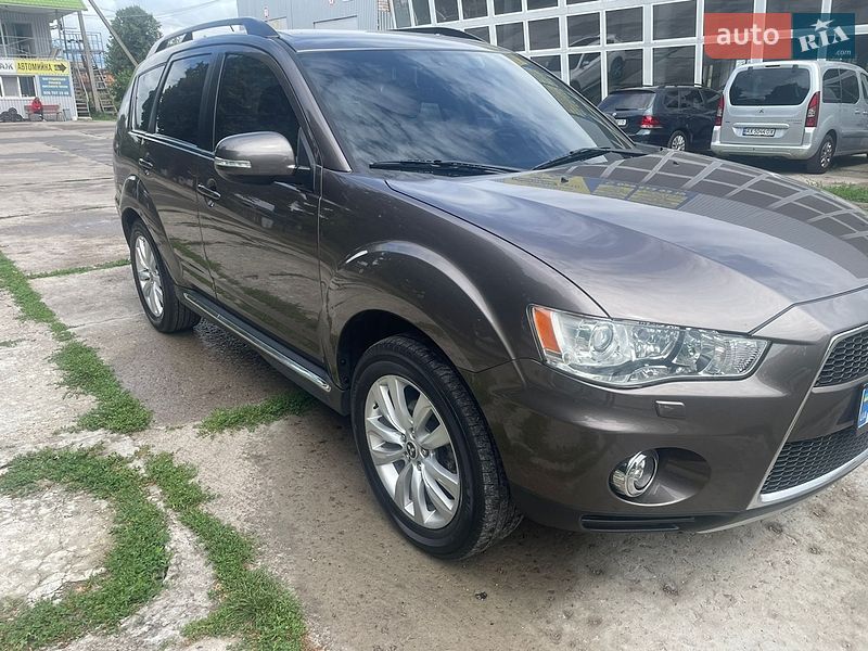 Mitsubishi Outlander 2012