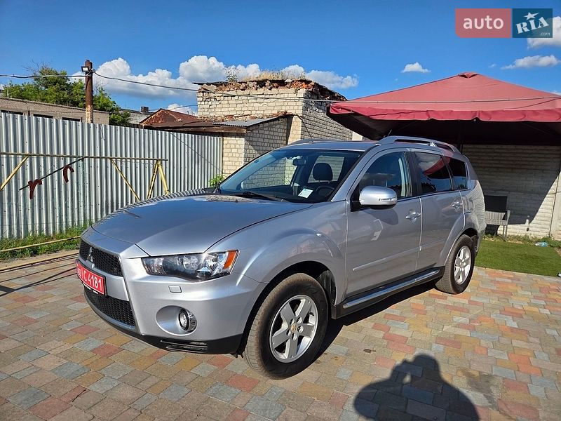 Mitsubishi Outlander 2011