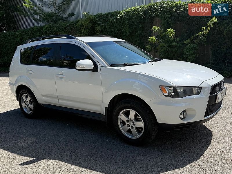 Mitsubishi Outlander 2011