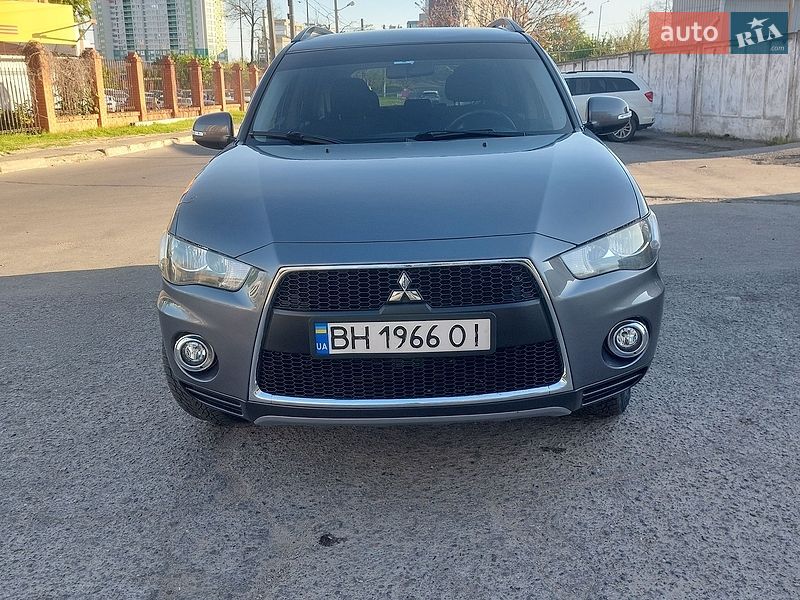 Mitsubishi Outlander 2011