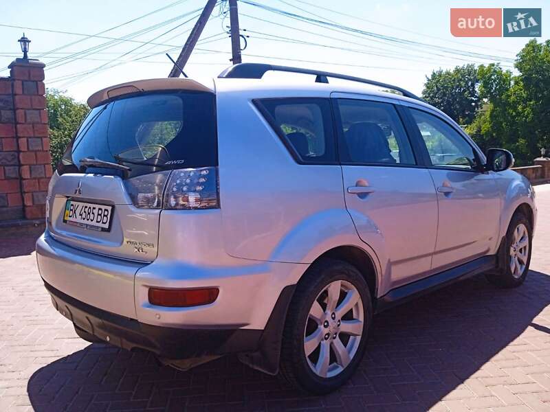 Mitsubishi Outlander 2011