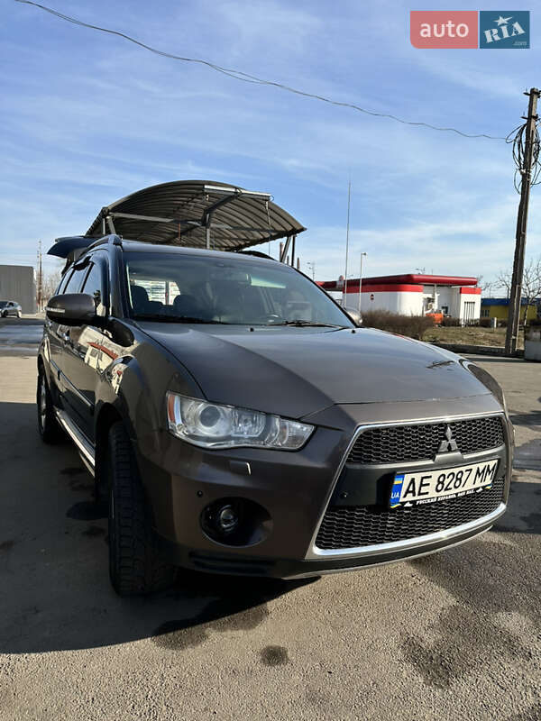 Mitsubishi Outlander 2011