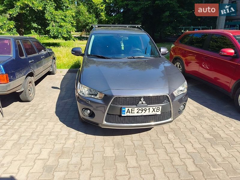 Mitsubishi Outlander 2011