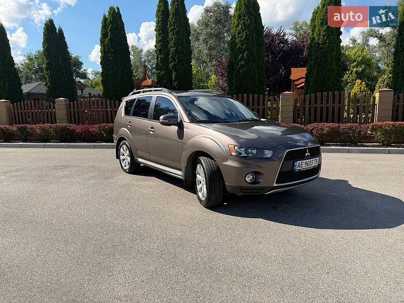 Mitsubishi Outlander 2012