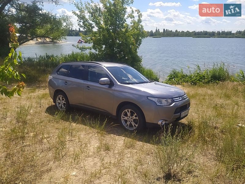 Mitsubishi Outlander 2013