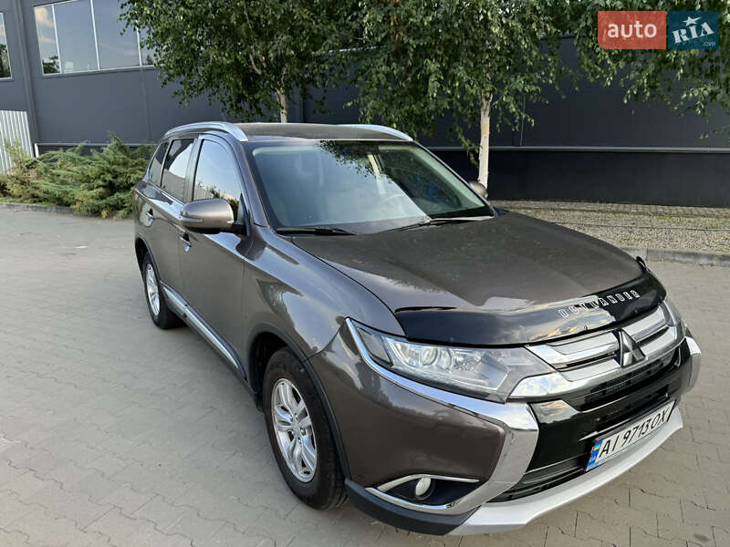 Mitsubishi Outlander 2016