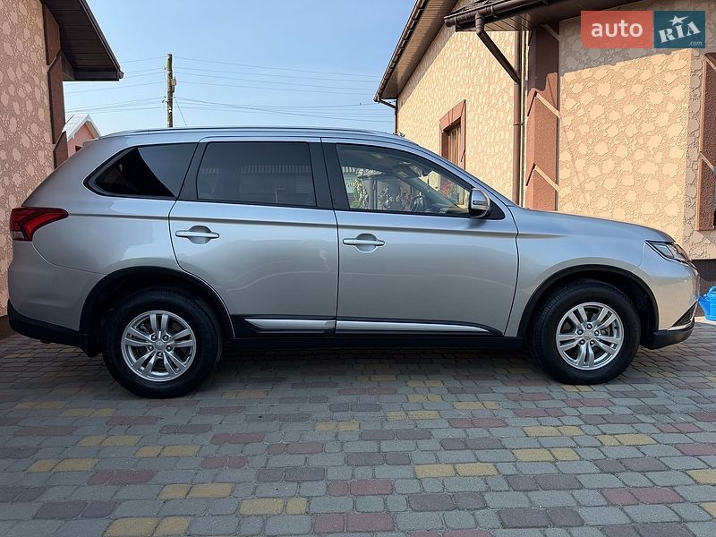 Mitsubishi Outlander 2019