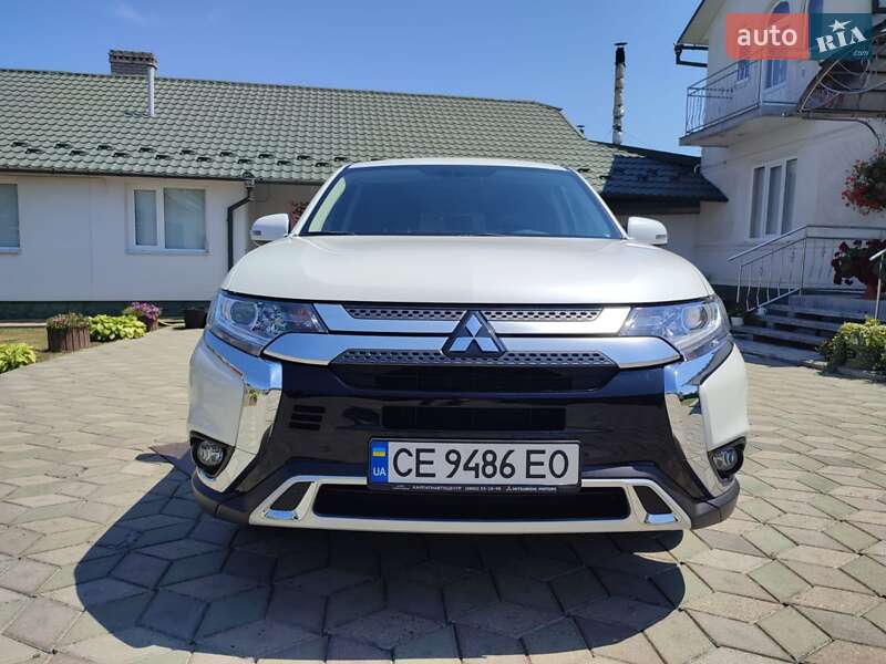 Mitsubishi Outlander 2021