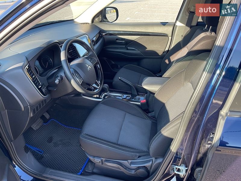 Mitsubishi Outlander 2021