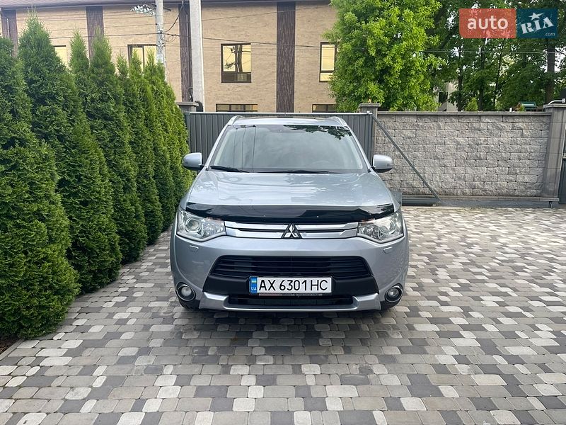 Mitsubishi Outlander 2014