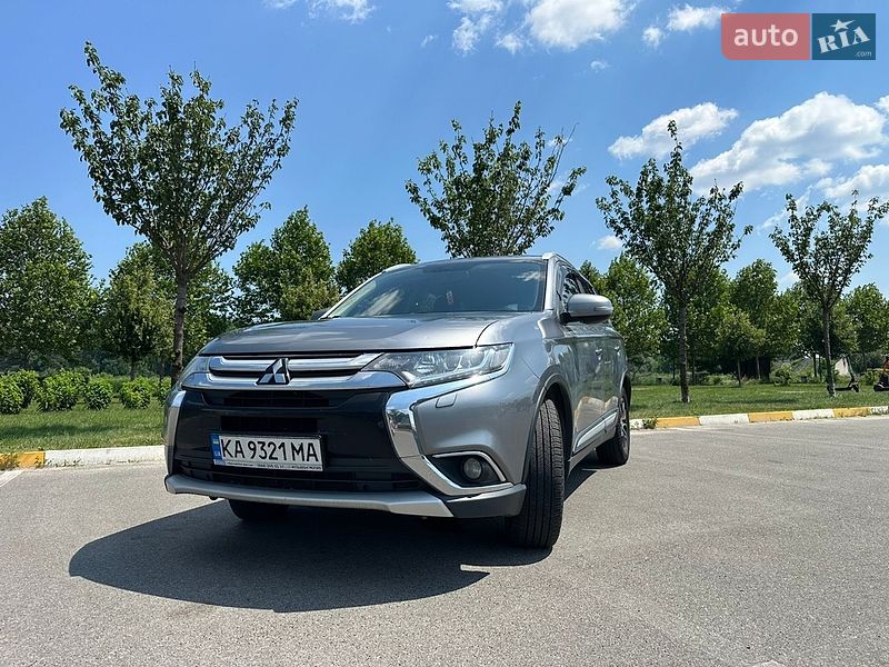 Mitsubishi Outlander 2016