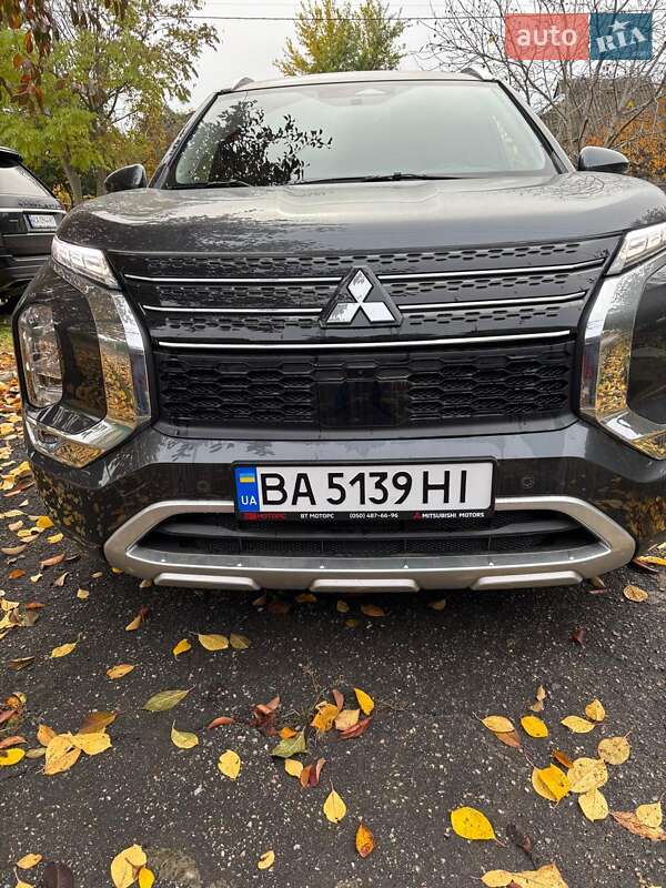 Mitsubishi Outlander 2024