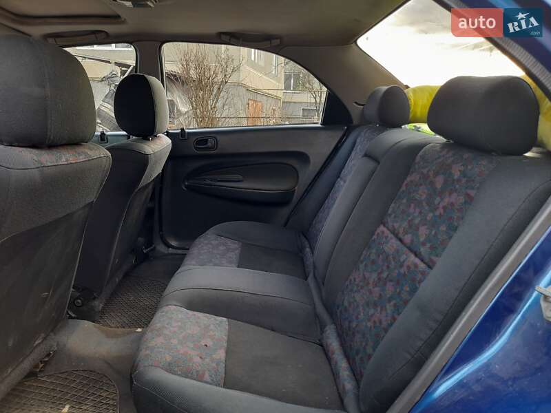 Mazda 323 1997