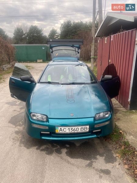 Mazda 323 1996