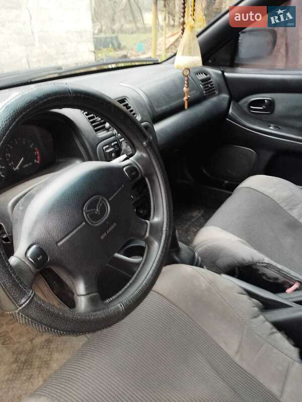 Mazda 323 1997
