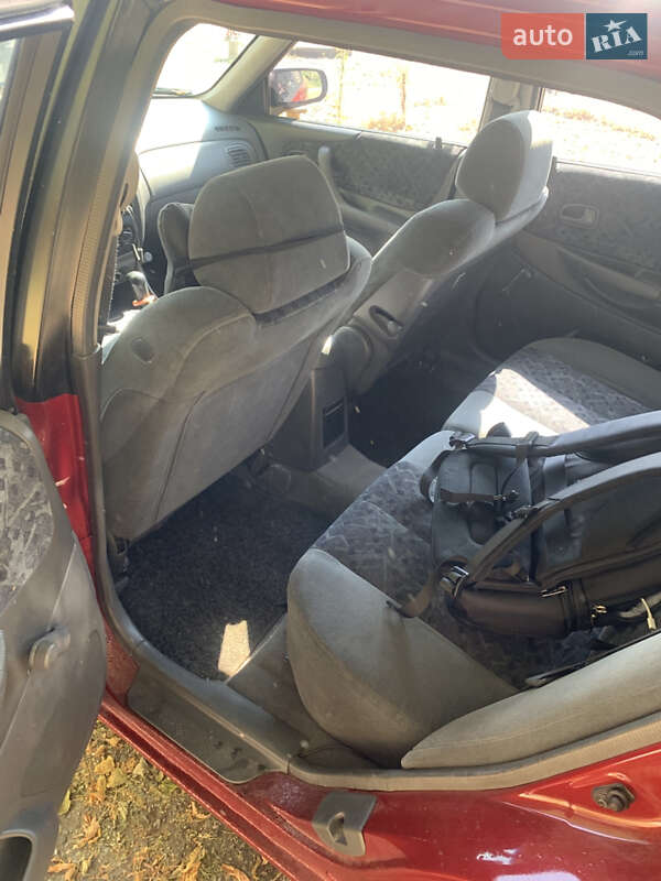 Mazda 323 1999