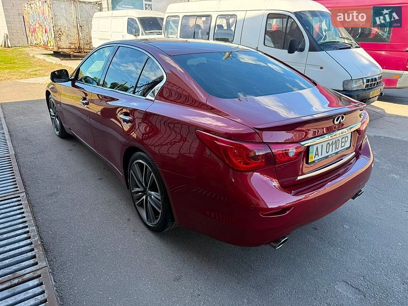 Infiniti Q50 2015