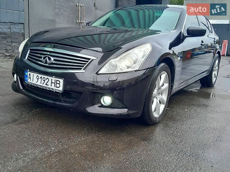 Infiniti G37 2011